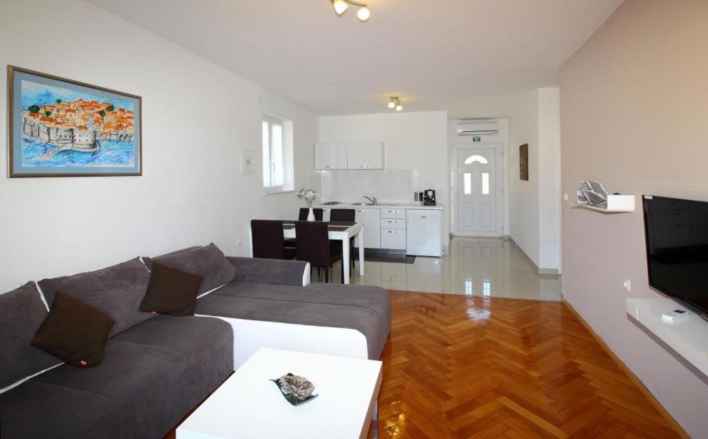 Apartments Dubreta ซัฟทัท ภายนอก รูปภาพ