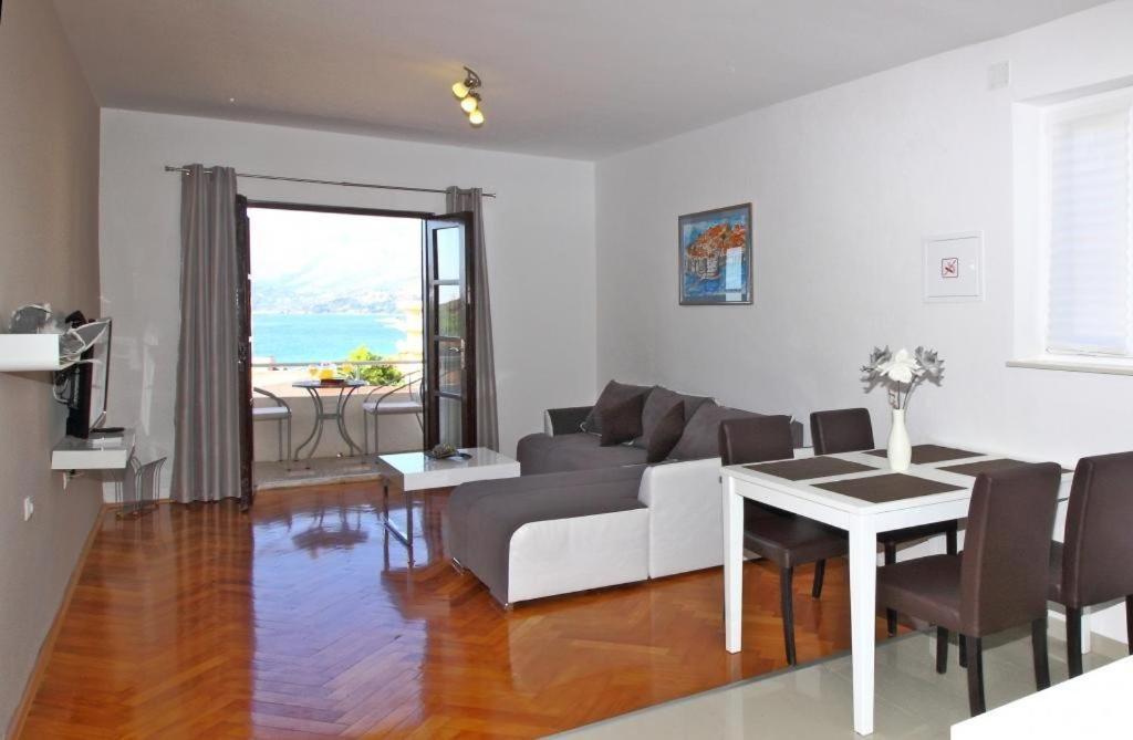 Apartments Dubreta ซัฟทัท ภายนอก รูปภาพ