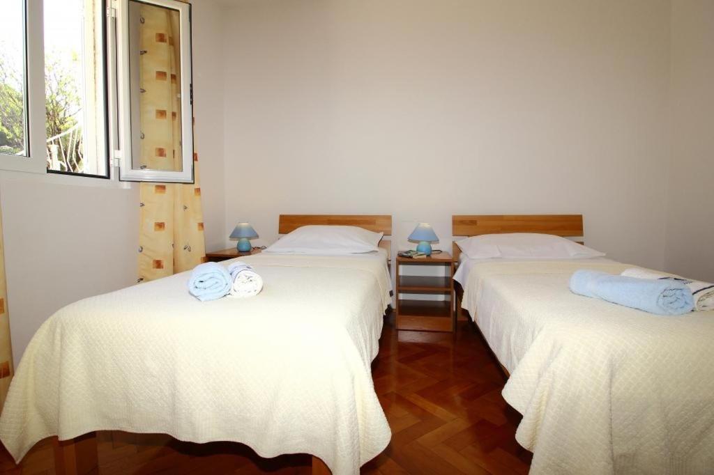 Apartments Dubreta ซัฟทัท ภายนอก รูปภาพ