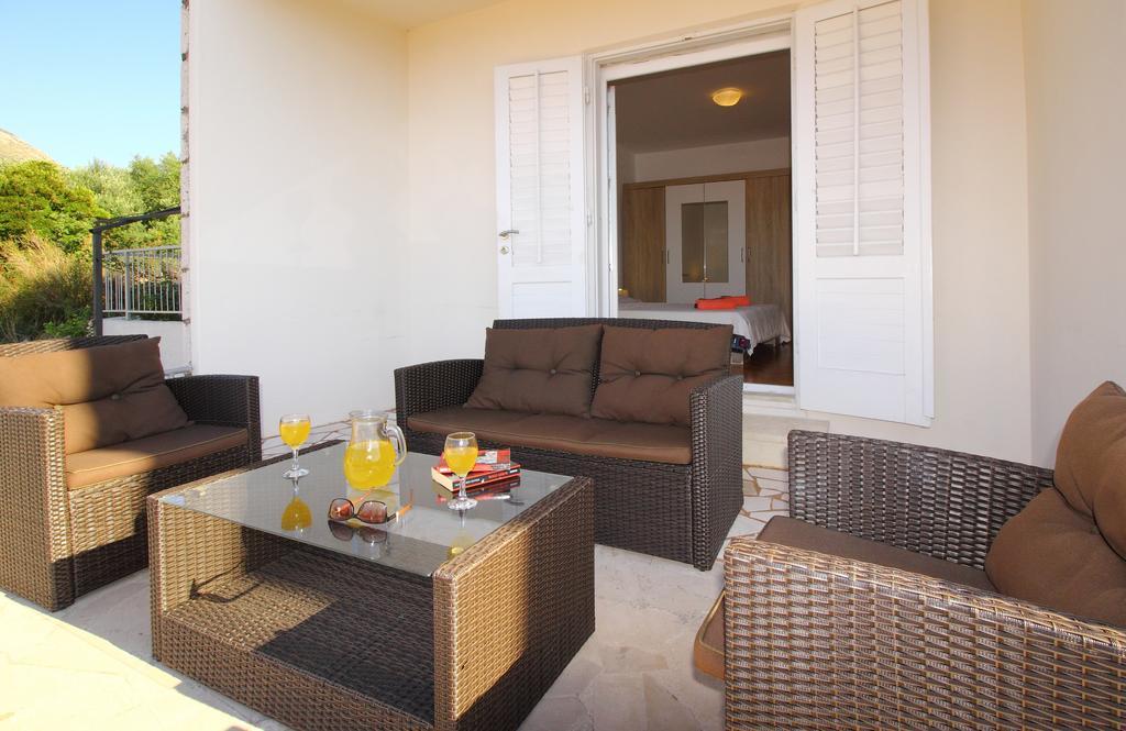 Apartments Dubreta ซัฟทัท ภายนอก รูปภาพ
