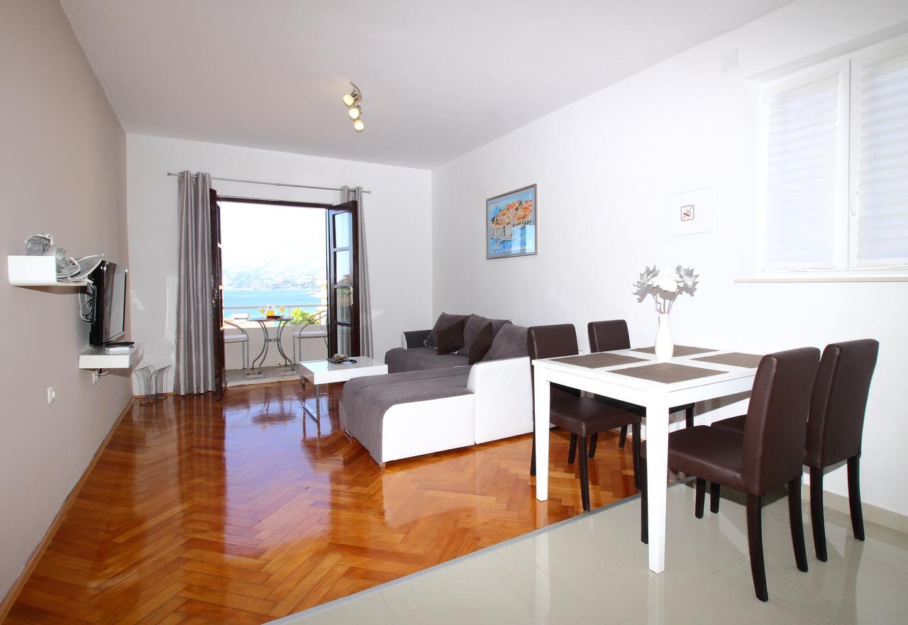 Apartments Dubreta ซัฟทัท ภายนอก รูปภาพ